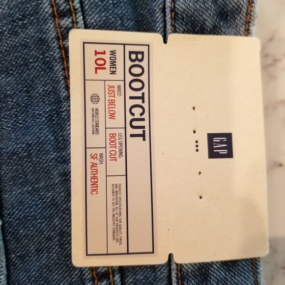 NWT Gap 10 Long Jeans  Sits Just Below Waist - Picture 3 of 8